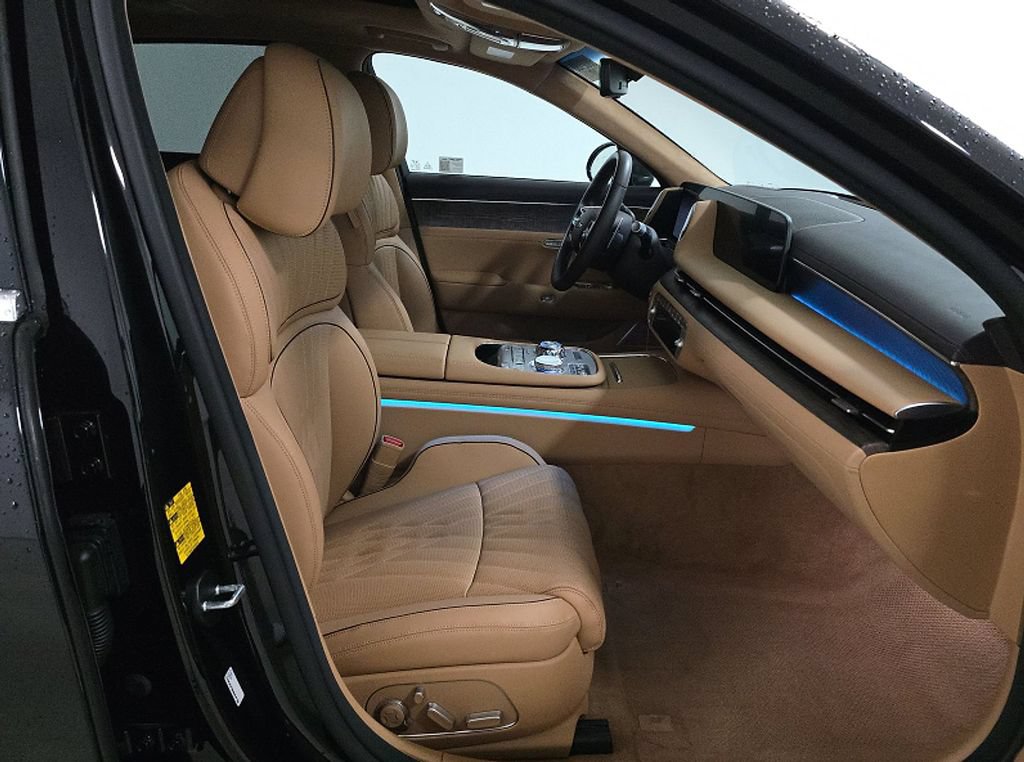 Used 2025 Genesis G90 3.5T AWD/4WD image 11