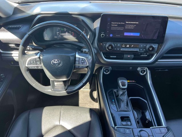 Used 2024 Toyota Grand Highlander AWD image 17