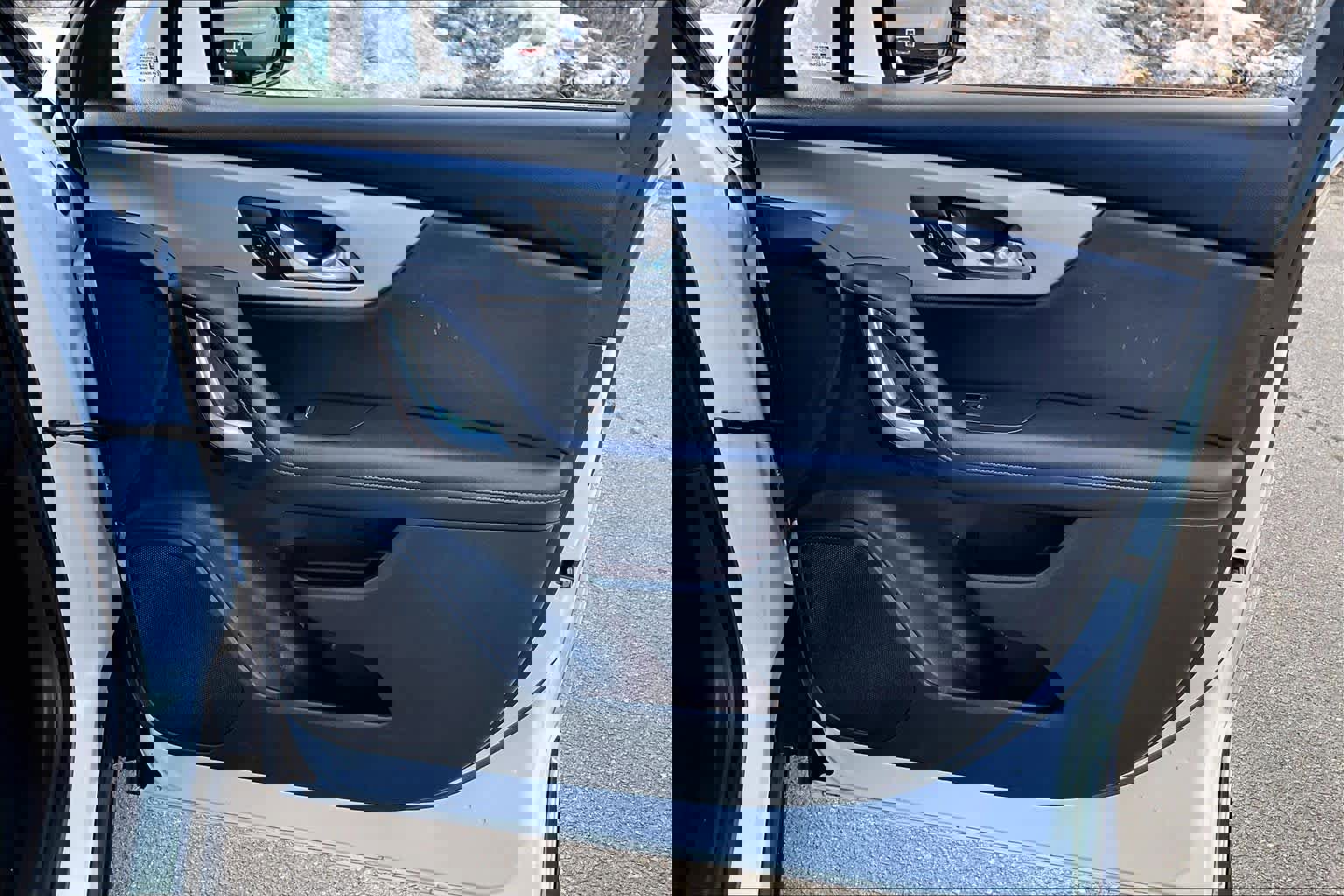 Used 2022 Chevrolet Blazer LT image 21