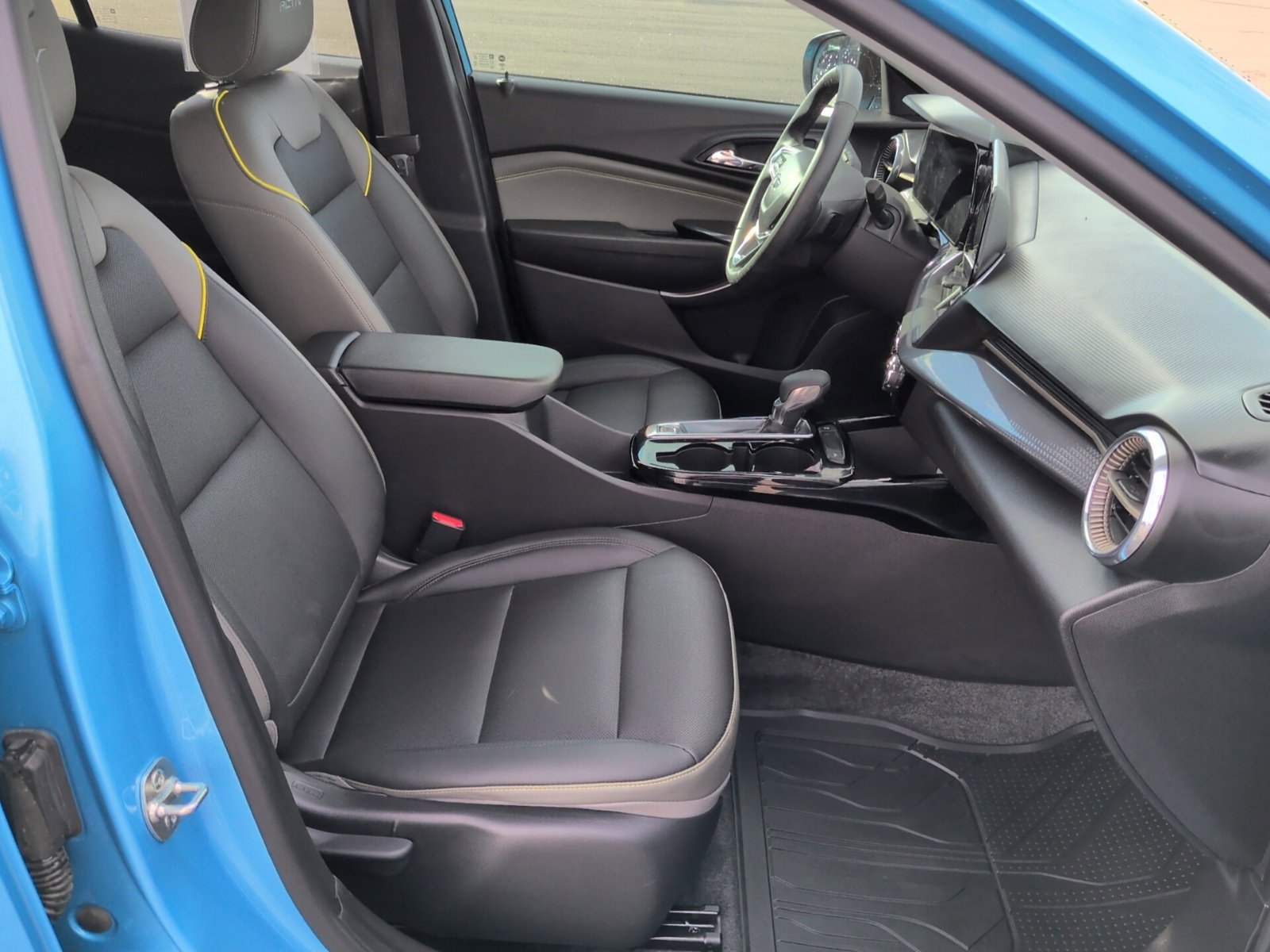 Used 2025 Chevrolet Trax ACTIV w/ Driver Confidence Package image 16