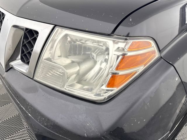 Used 2013 Nissan Frontier SV image 14