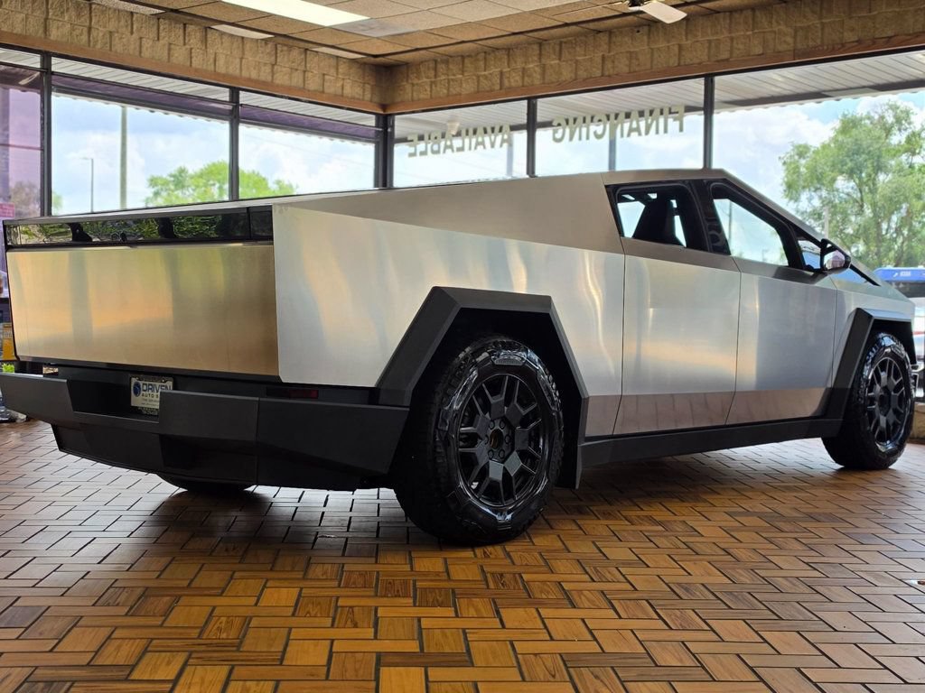 Used 2024 Tesla Cybertruck AWD Crew Cab image 11