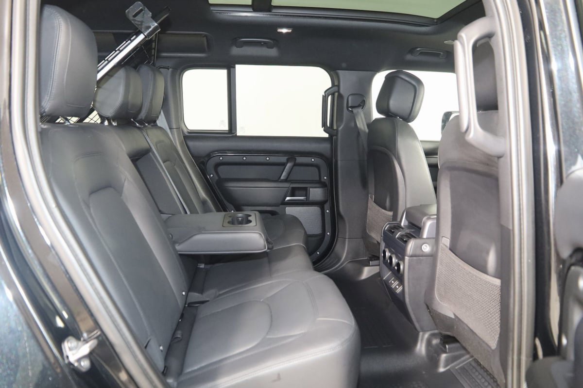 Used 2023 Land Rover Defender 110 V8 AWD/4WD image 14
