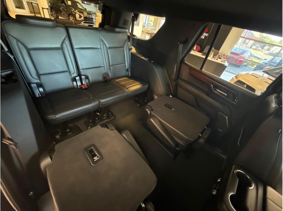 Used 2025 GMC Yukon Denali AWD/4WD image 48