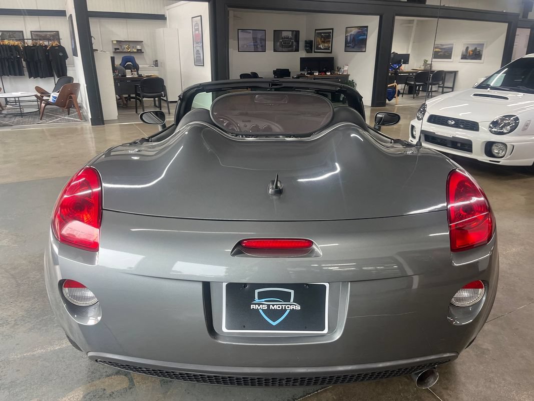 Used 2007 Pontiac Solstice Convertible w/ Premium Package RWD image 10