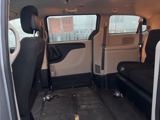 Used 2017 Dodge Grand Caravan SE w/ Power Window Group image 10