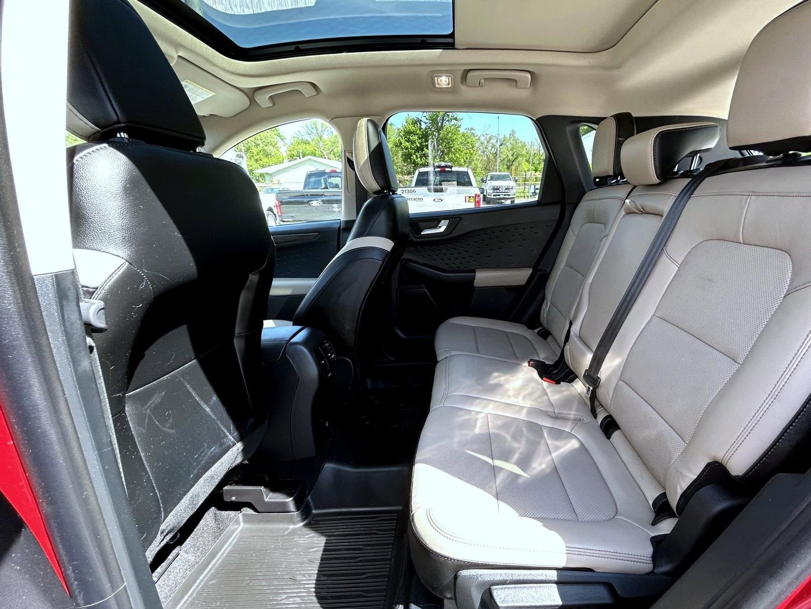 Used 2020 Ford Escape Titanium AWD/4WD image 19