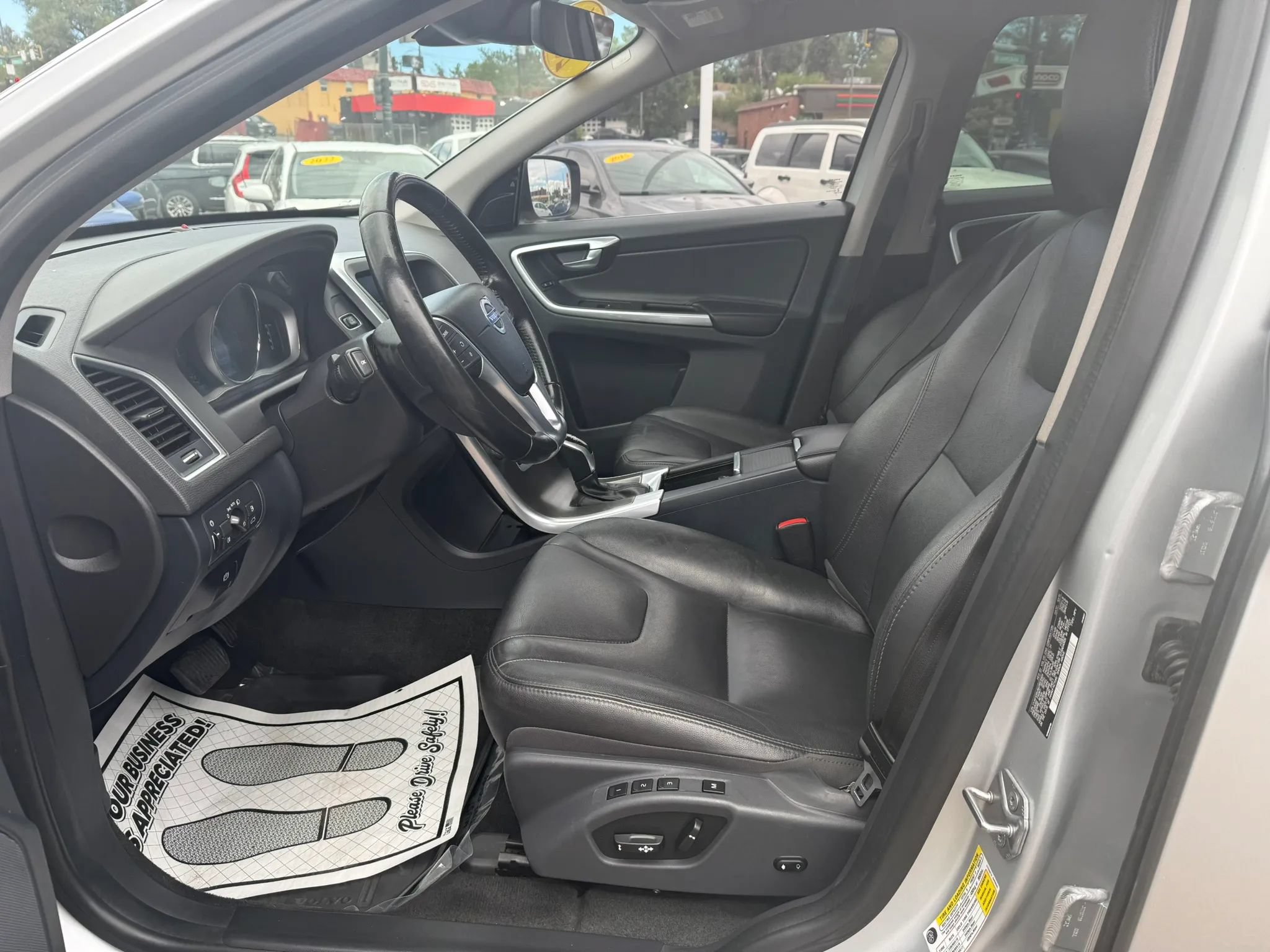 Used 2016 Volvo XC60 T5 Premier w/ Protection Package AWD/4WD image 10
