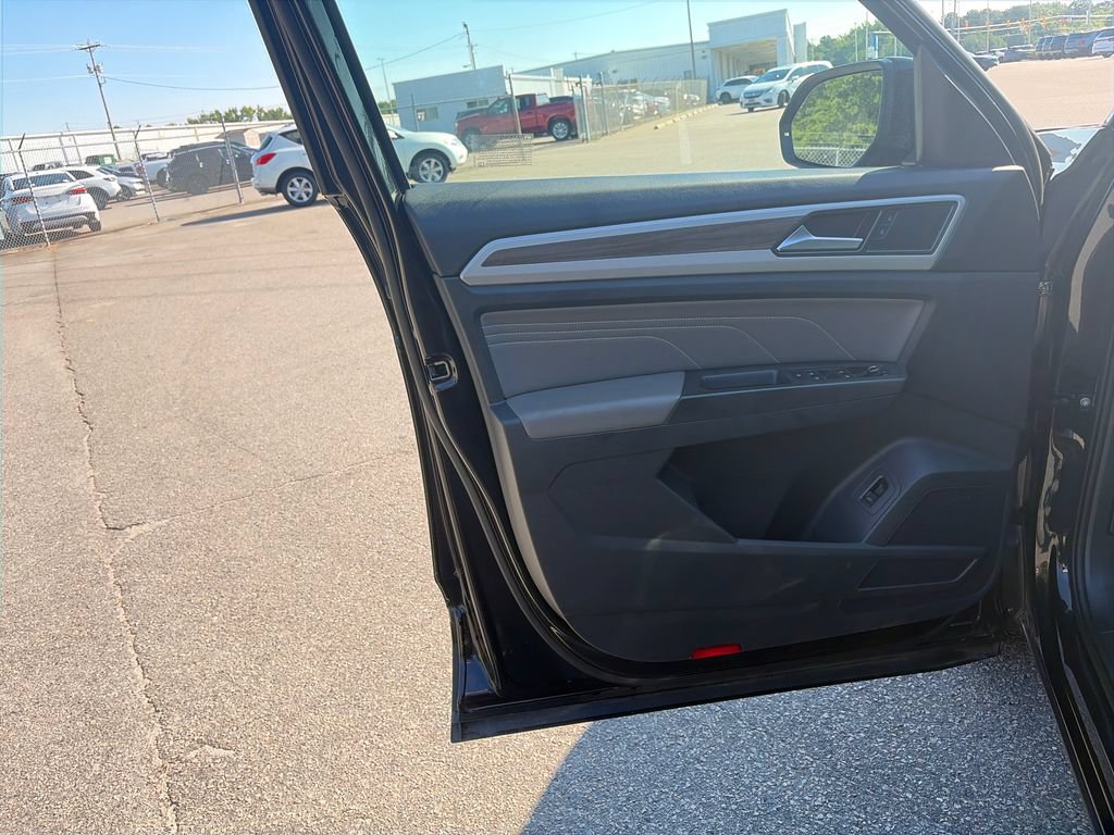 Used 2022 Volkswagen Atlas SEL AWD/4WD image 11
