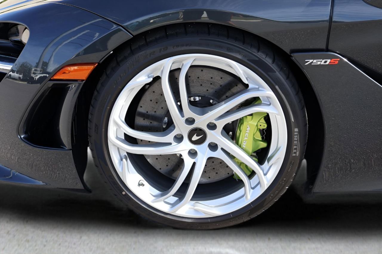 New 2026 McLaren 750S Spider RWD image 24