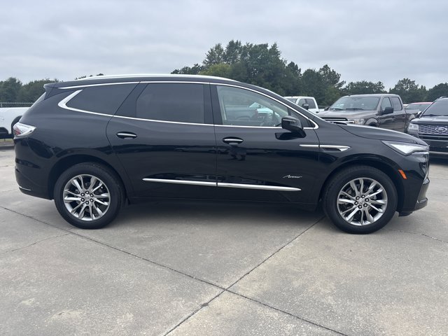 Used 2023 Buick Enclave Avenir w/ Avenir Technology Package image 4