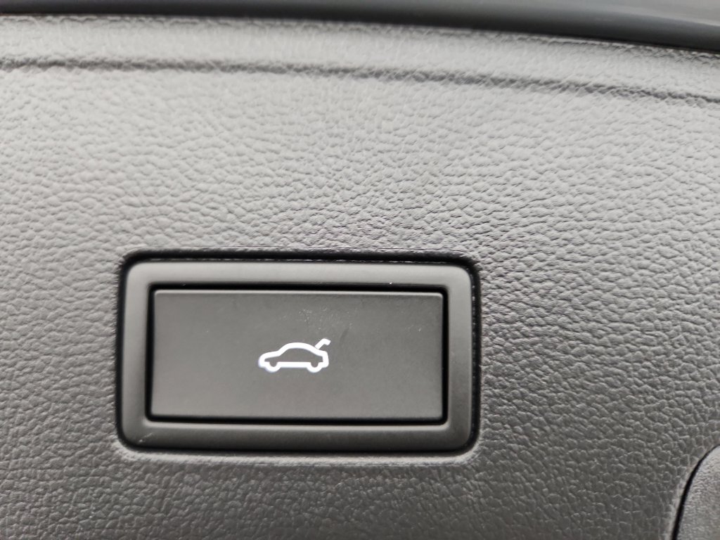 New 2026 Volkswagen Atlas Cross Sport SEL Premium R-Line image 38