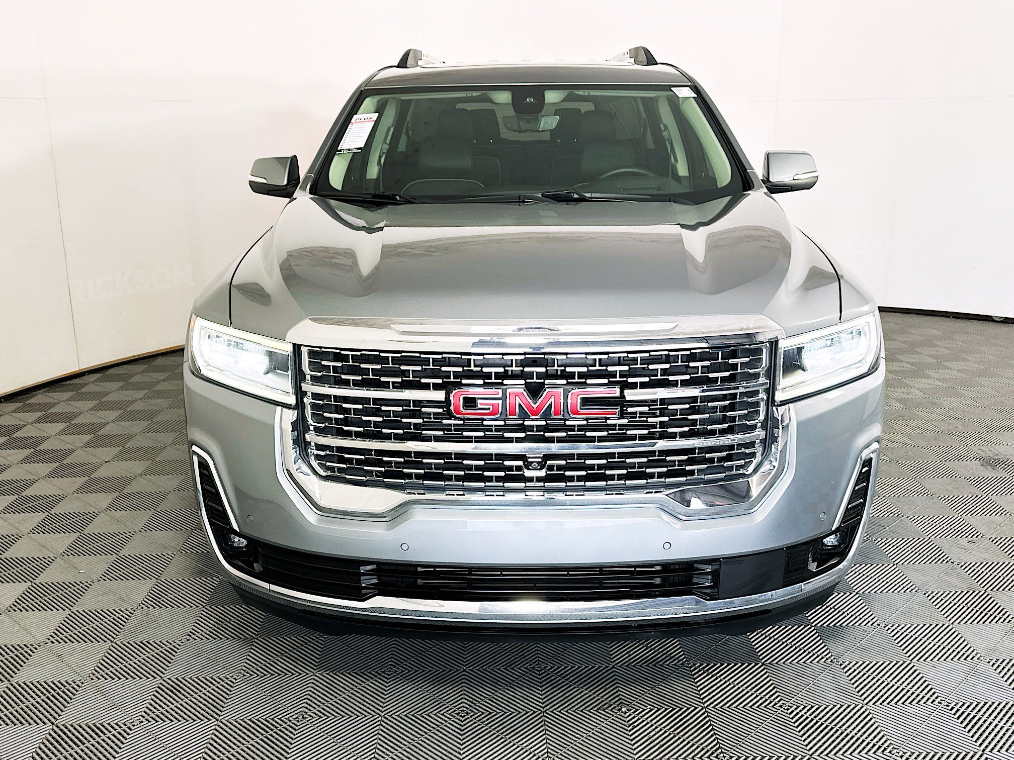 Used 2023 GMC Acadia Denali w/ Denali Technology Package FWD image 8