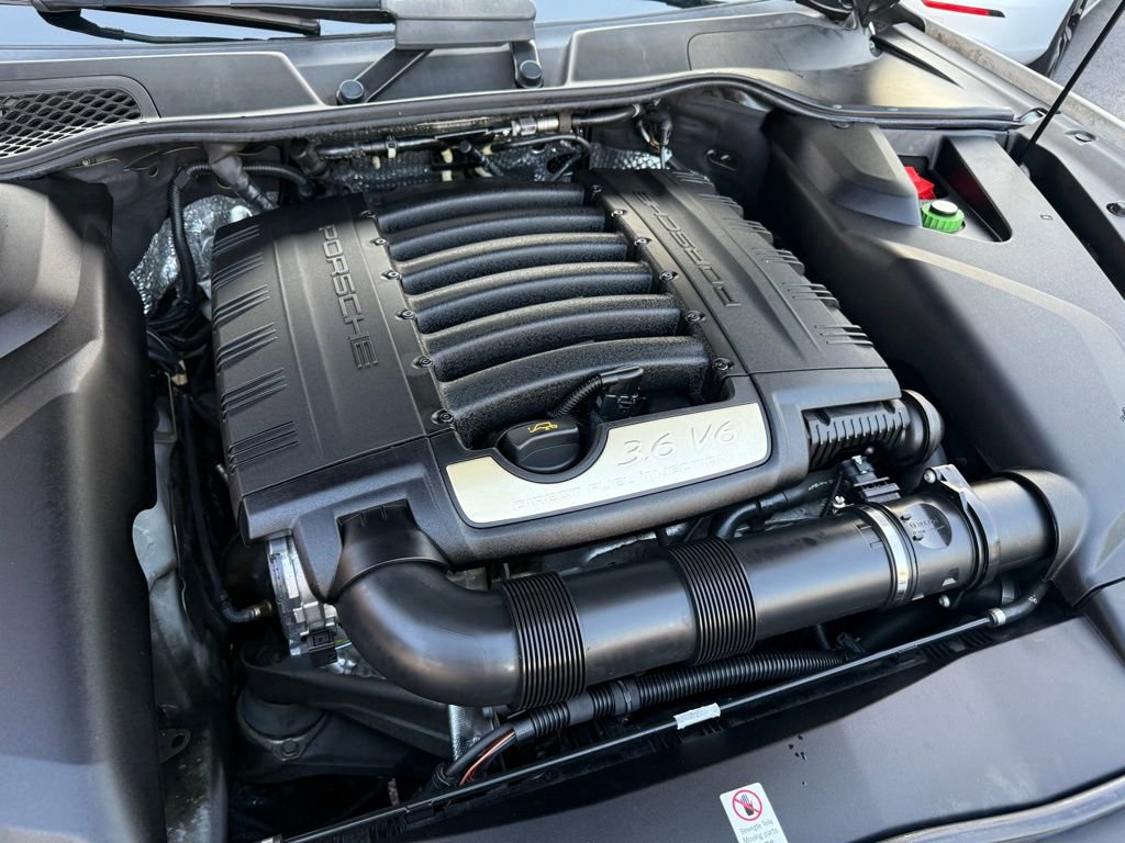 Used 2016 Porsche Cayenne w/ Premium Package image 5