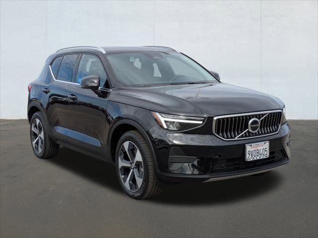 Used 2025 Volvo XC40 B5 Core w/ Protection Package Premier image 7