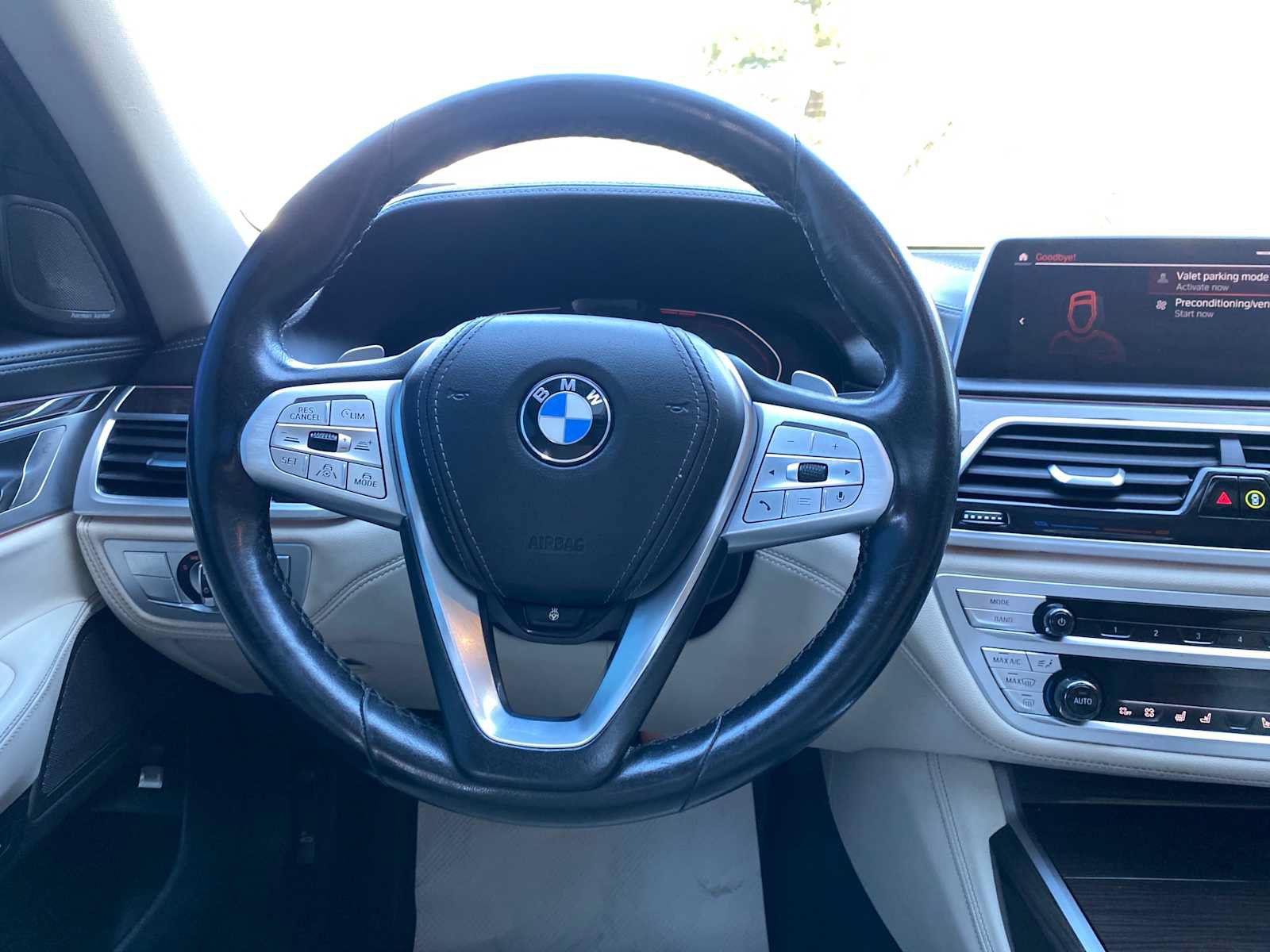 Used 2021 BMW 750i xDrive w/ Luxury Rear Seating Package AWD/4WD image 15