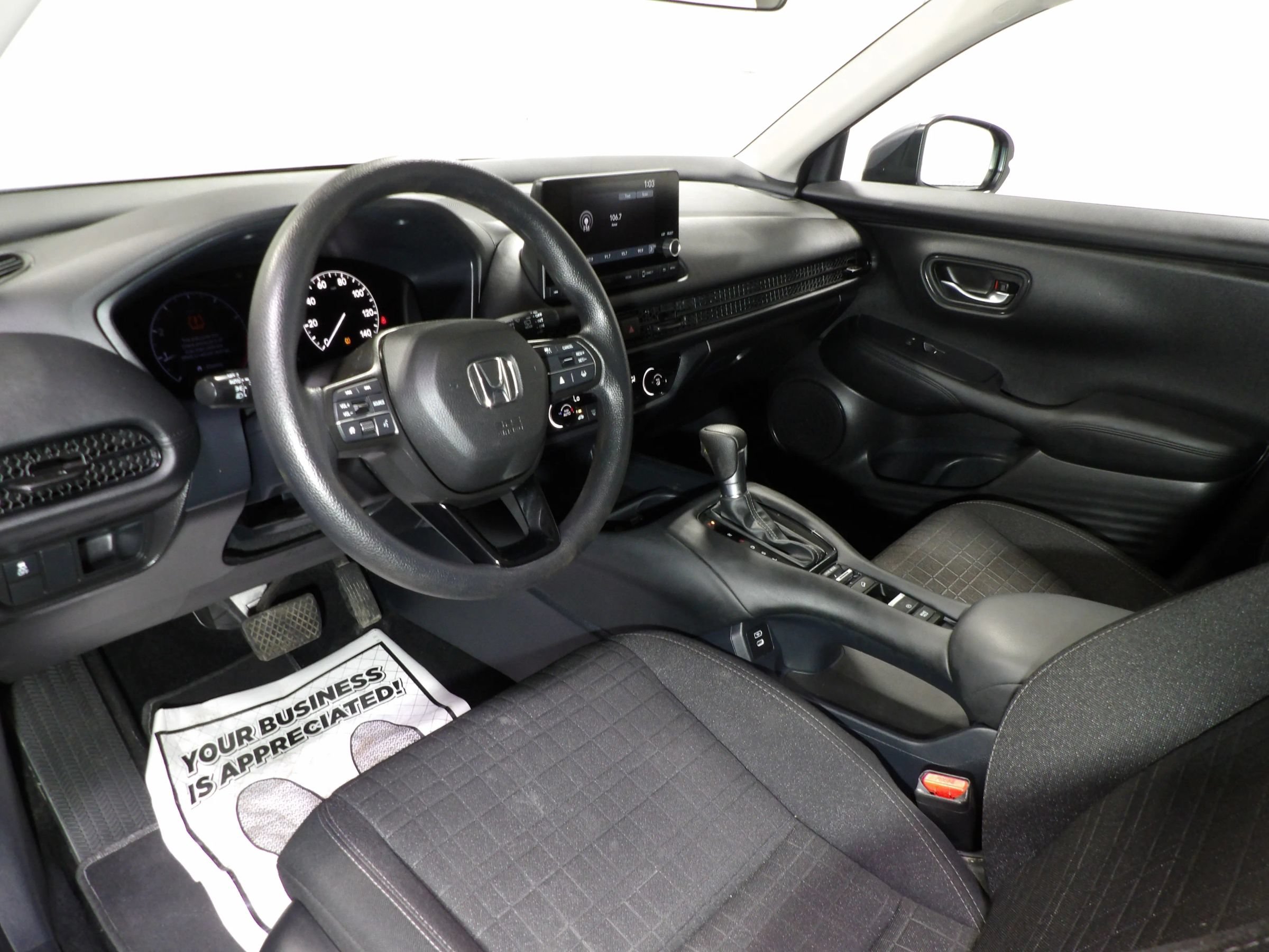 Used 2025 Honda HR-V LX image 9