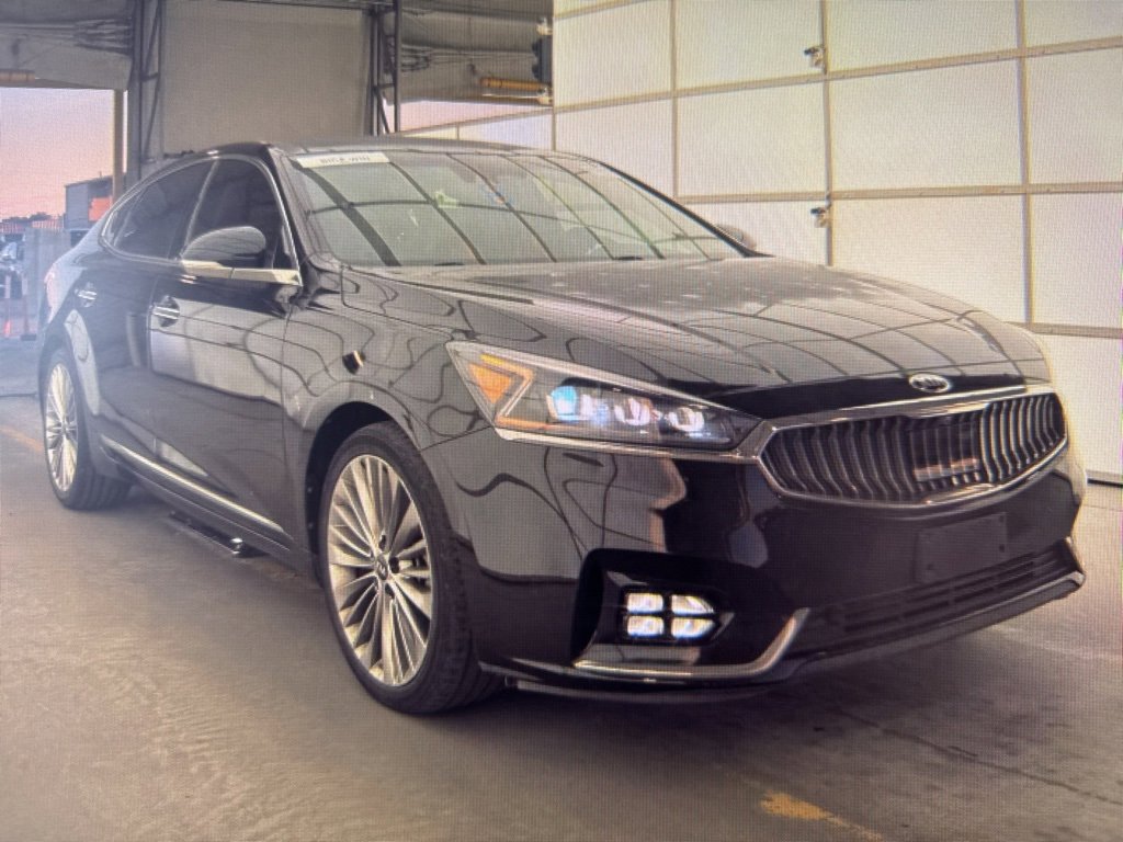 Used 2017 Kia Cadenza Limited image 5