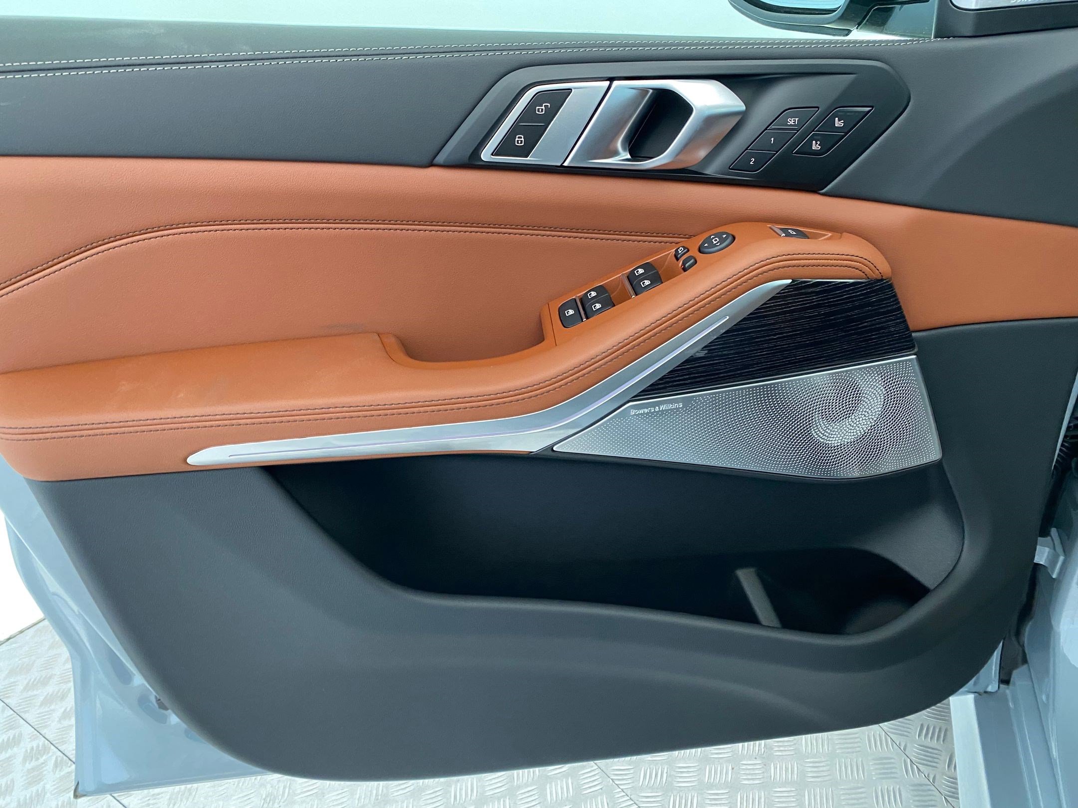 New 2026 BMW X5 M60i w/ Executive Package image 11