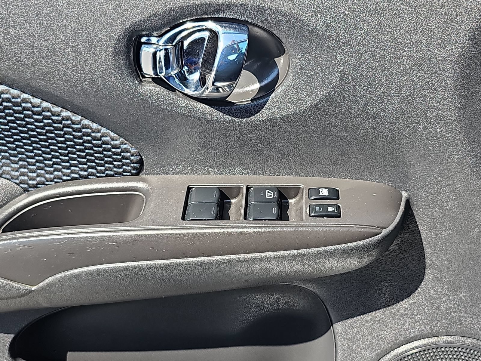 Used 2015 Nissan Versa Note SV w/ Sport Value Package FWD image 27