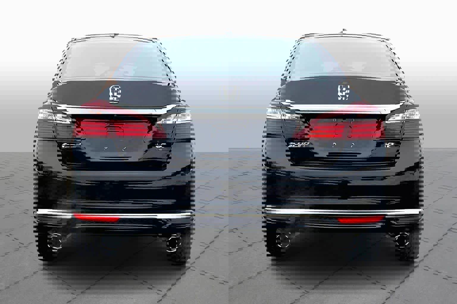 Used 2017 Honda Accord EX-L image 5