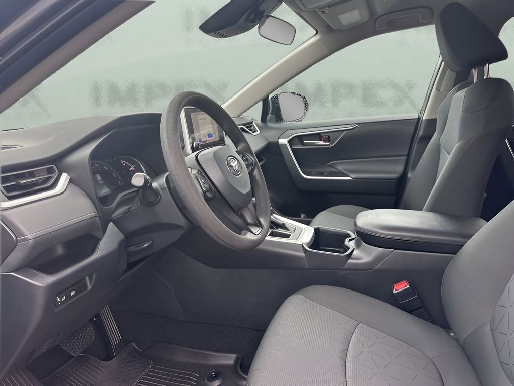 Used 2023 Toyota RAV4 XLE image 9