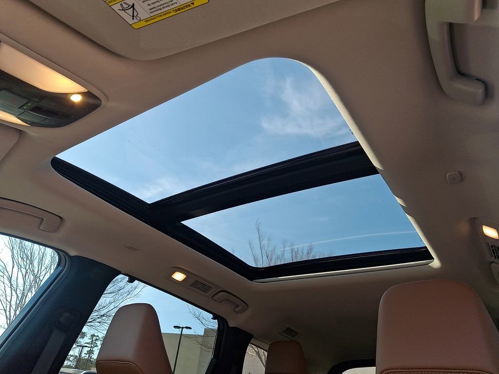 Used 2025 INFINITI QX60 Sensory w/ Vision Package image 14