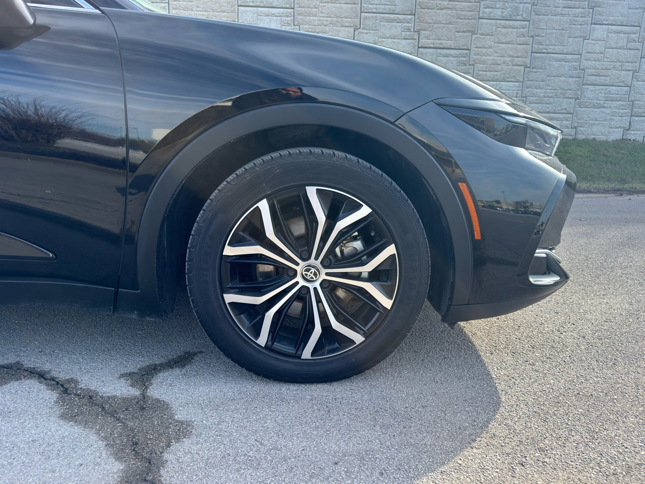 Used 2024 Toyota Crown XLE image 3