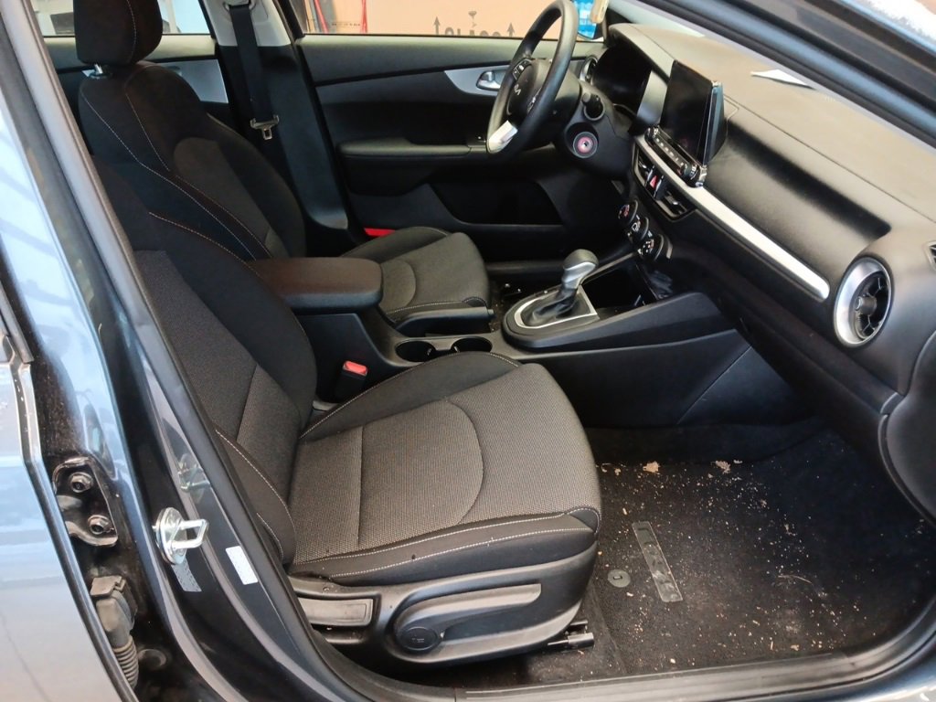 Used 2023 Kia Forte LXS image 24