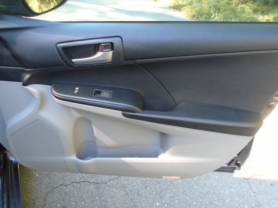 Used 2014 Toyota Camry FWD image 23