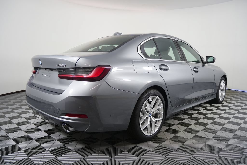Used 2026 BMW 330i Sedan w/ Premium Package RWD image 5