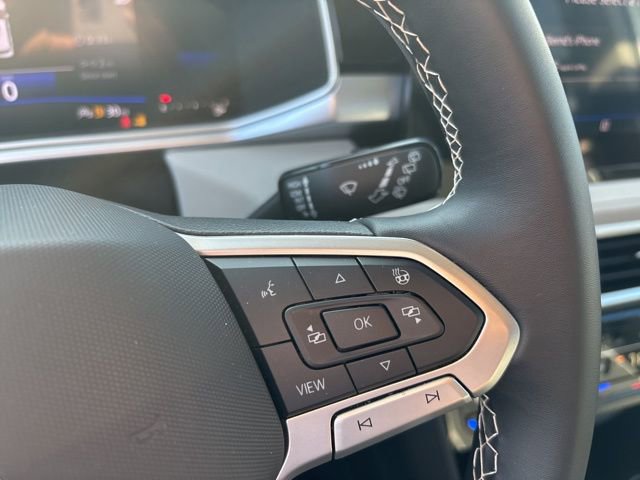 Used 2025 Volkswagen Taos SE w/ Panoramic Sunroof Package AWD/4WD image 23