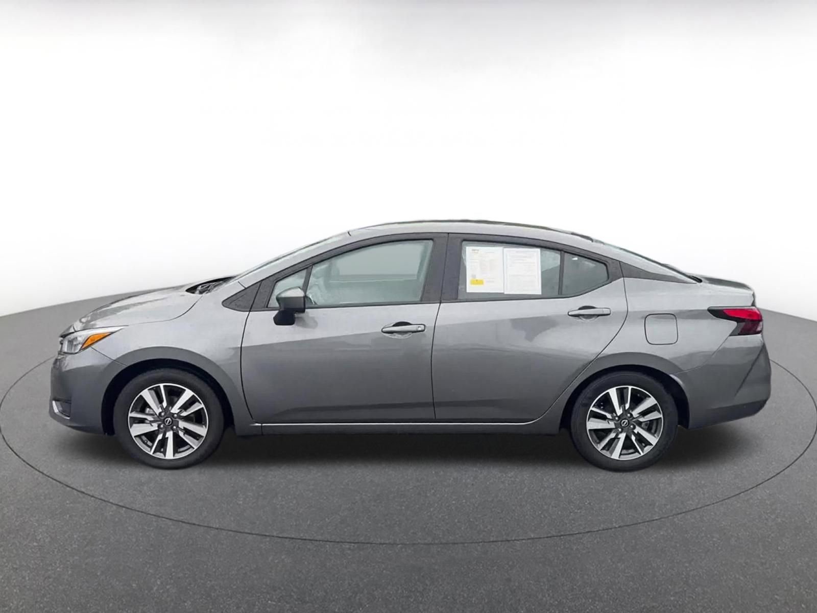 Used 2025 Nissan Versa SV FWD image 9