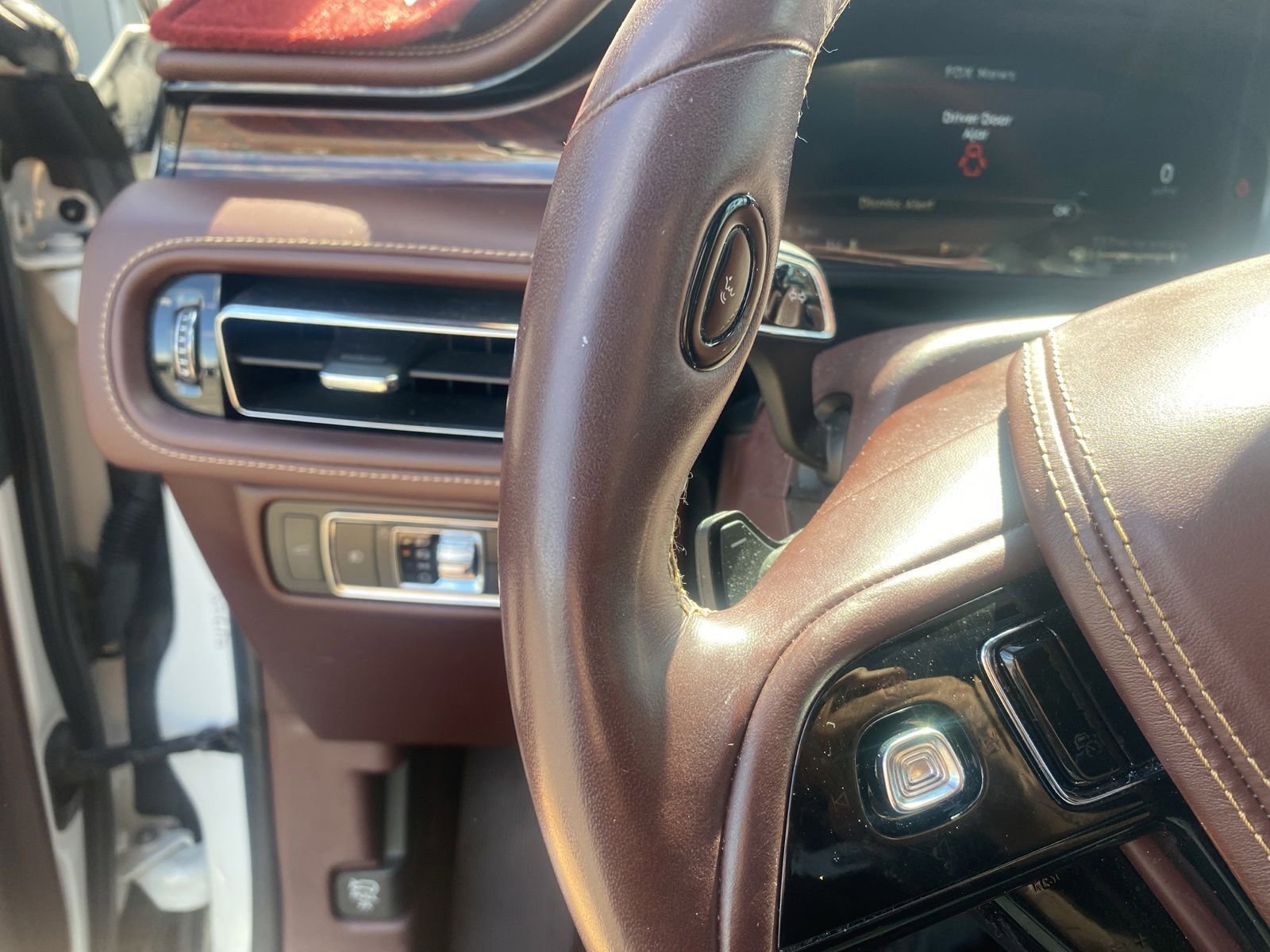 Used 2020 Lincoln Aviator Black Label w/ Dynamic Handling Package AWD/4WD image 13
