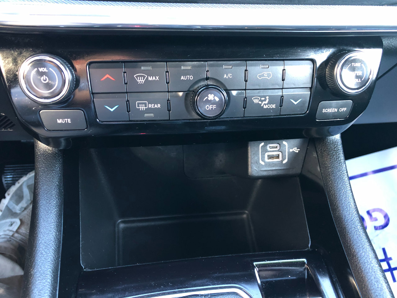 Used 2023 Jeep Compass Limited image 20