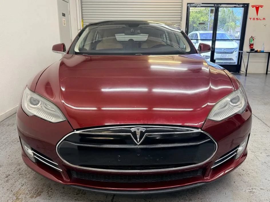 Used 2012 Tesla Model S Signature Performance RWD image 2