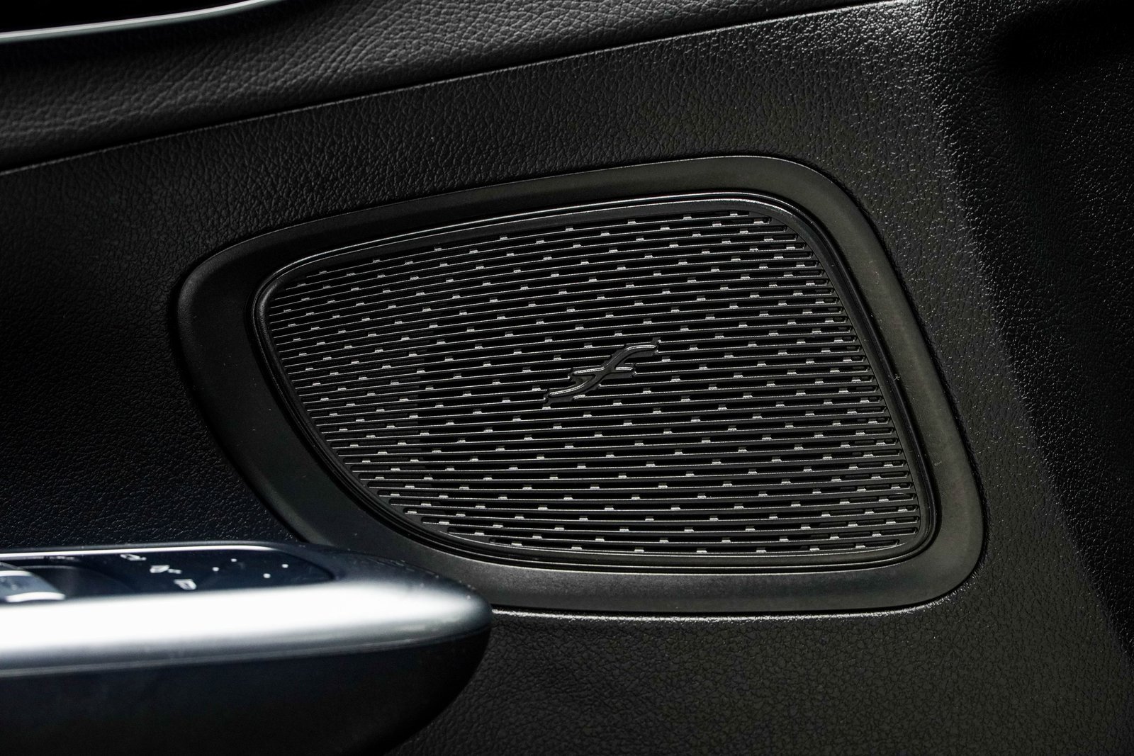 Used 2024 Mercedes-Benz C 300 Sedan image 32