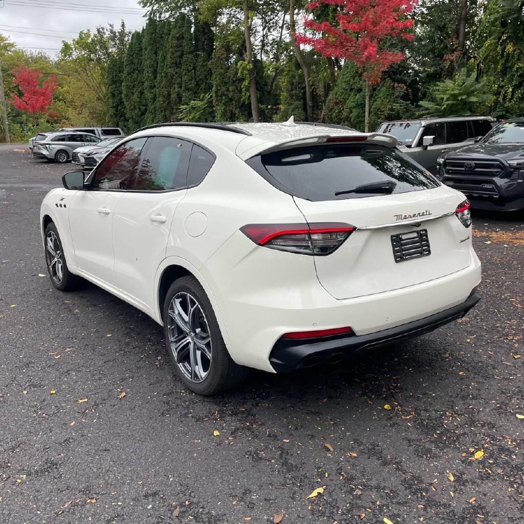Used 2022 Maserati Levante GT AWD/4WD image 7