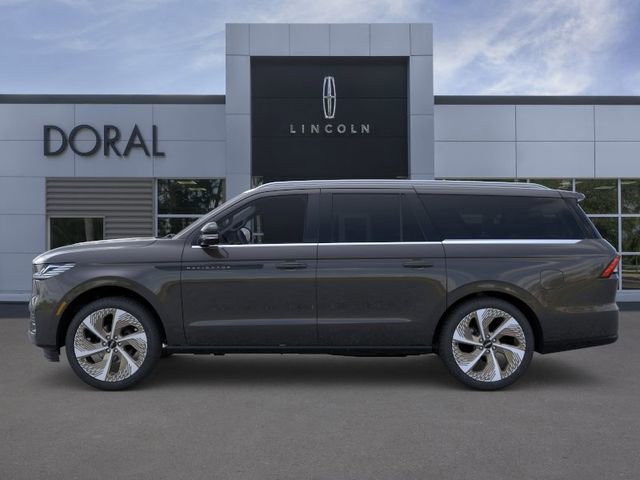 New 2026 Lincoln Navigator L Black Label AWD/4WD image 3