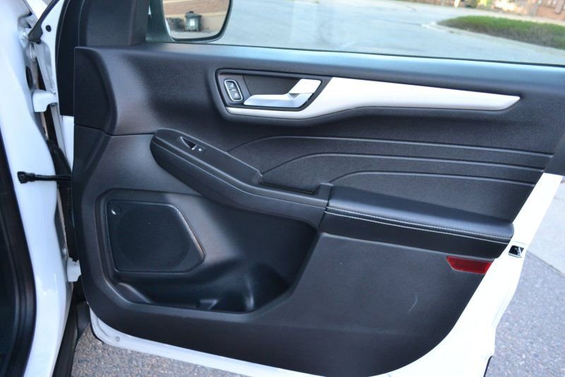 Used 2021 Ford Escape SE image 34