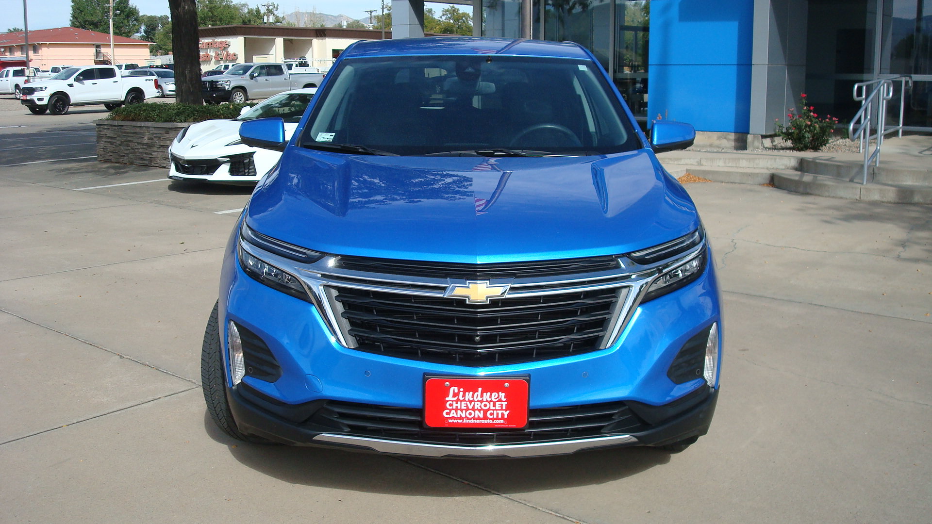 Used 2024 Chevrolet Equinox LT AWD/4WD image 2