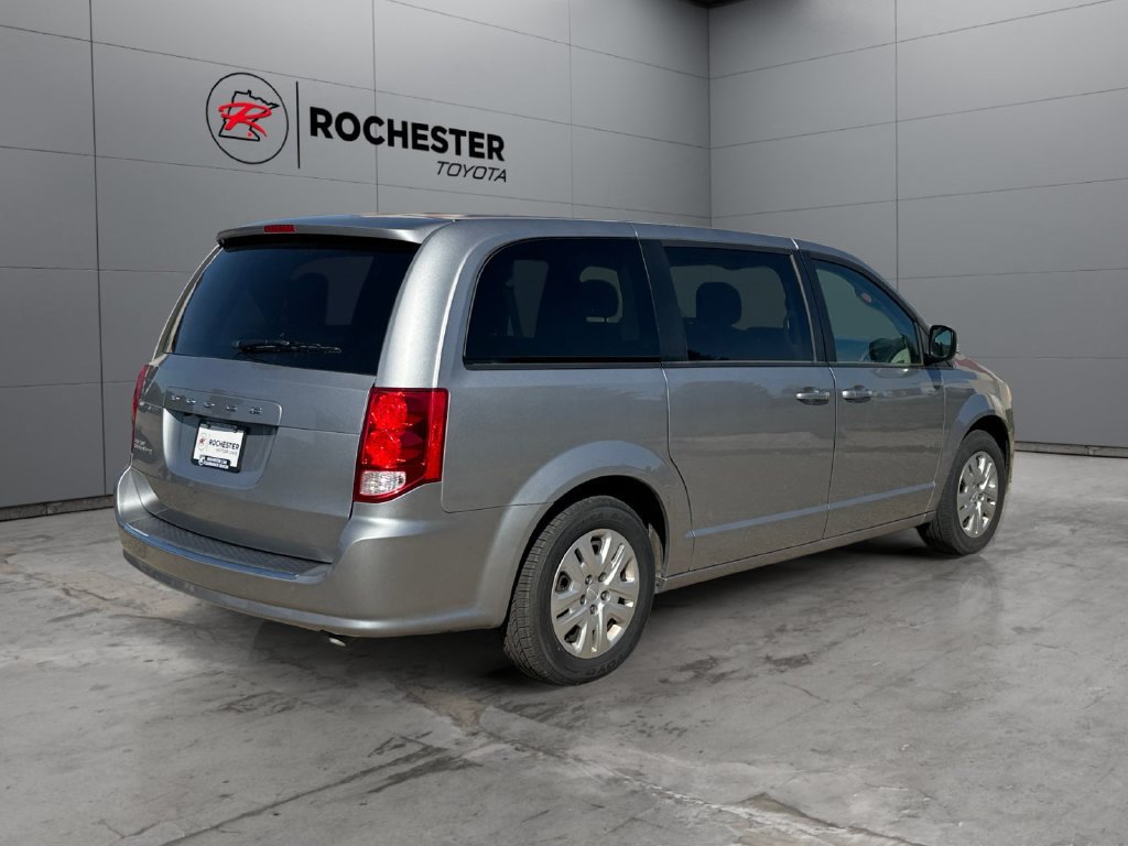 Used 2018 Dodge Grand Caravan SE FWD image 5