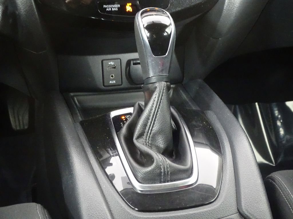 Used 2017 Nissan Rogue S image 29