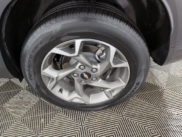 Used 2025 Chevrolet Trax LT FWD image 42