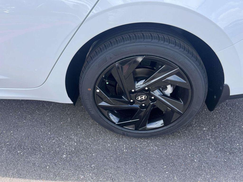 New 2026 Hyundai Elantra SEL Sport FWD image 34