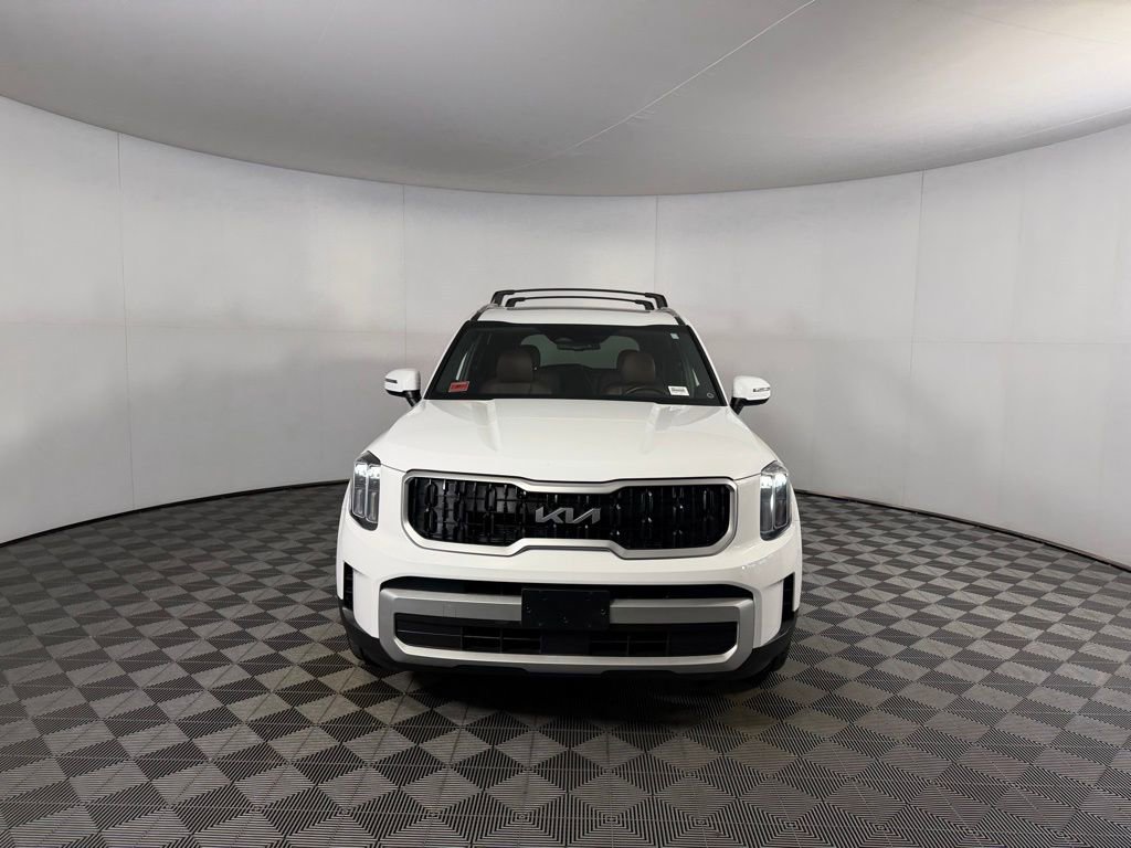Used 2024 Kia Telluride EX w/ EX Captain's Chair Package FWD image 5