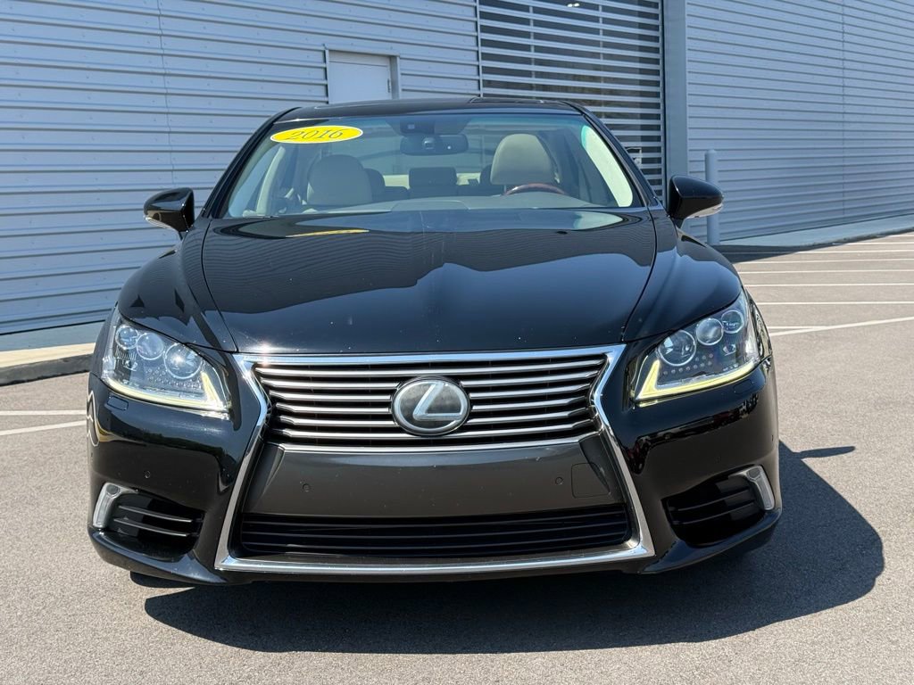 Used 2016 Lexus LS 460 w/ Comfort Package image 2