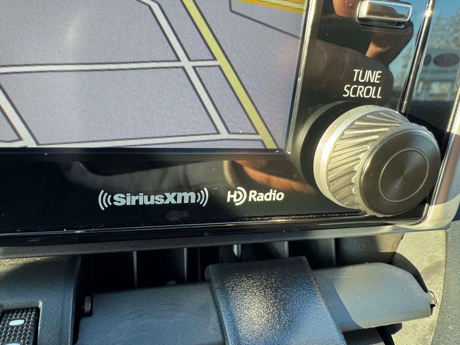 Certified 2021 Toyota RAV4 Limited w/ Limited Grade Weather Package AWD/4WD image 38