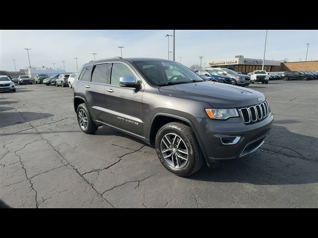 Used 2017 Jeep Grand Cherokee Limited image 2