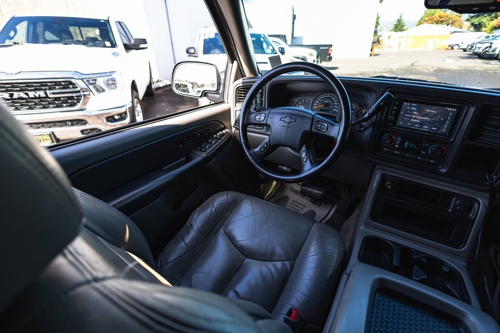 Used 2003 Chevrolet Suburban 4WD image 20